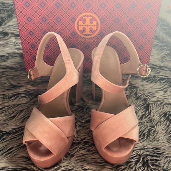 Tory Burch Loretta Blush Velvet Platform Heel